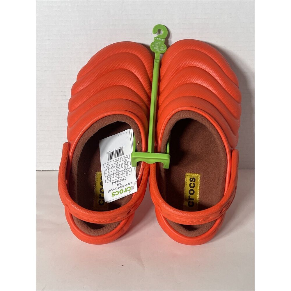 Crocs Classic Lined Overpuff Men and Women's Clog Dragon Fruit Lava White M7/W9 - Picture 4 of 5